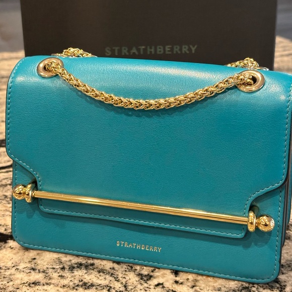 Stunning Blue Strathberry East/West Mini - Picture 1 of 11